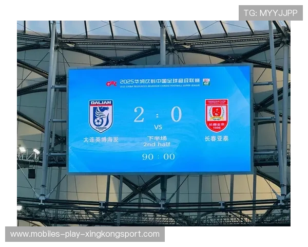 大连英博打出高质量直塞，机会稍纵即逝