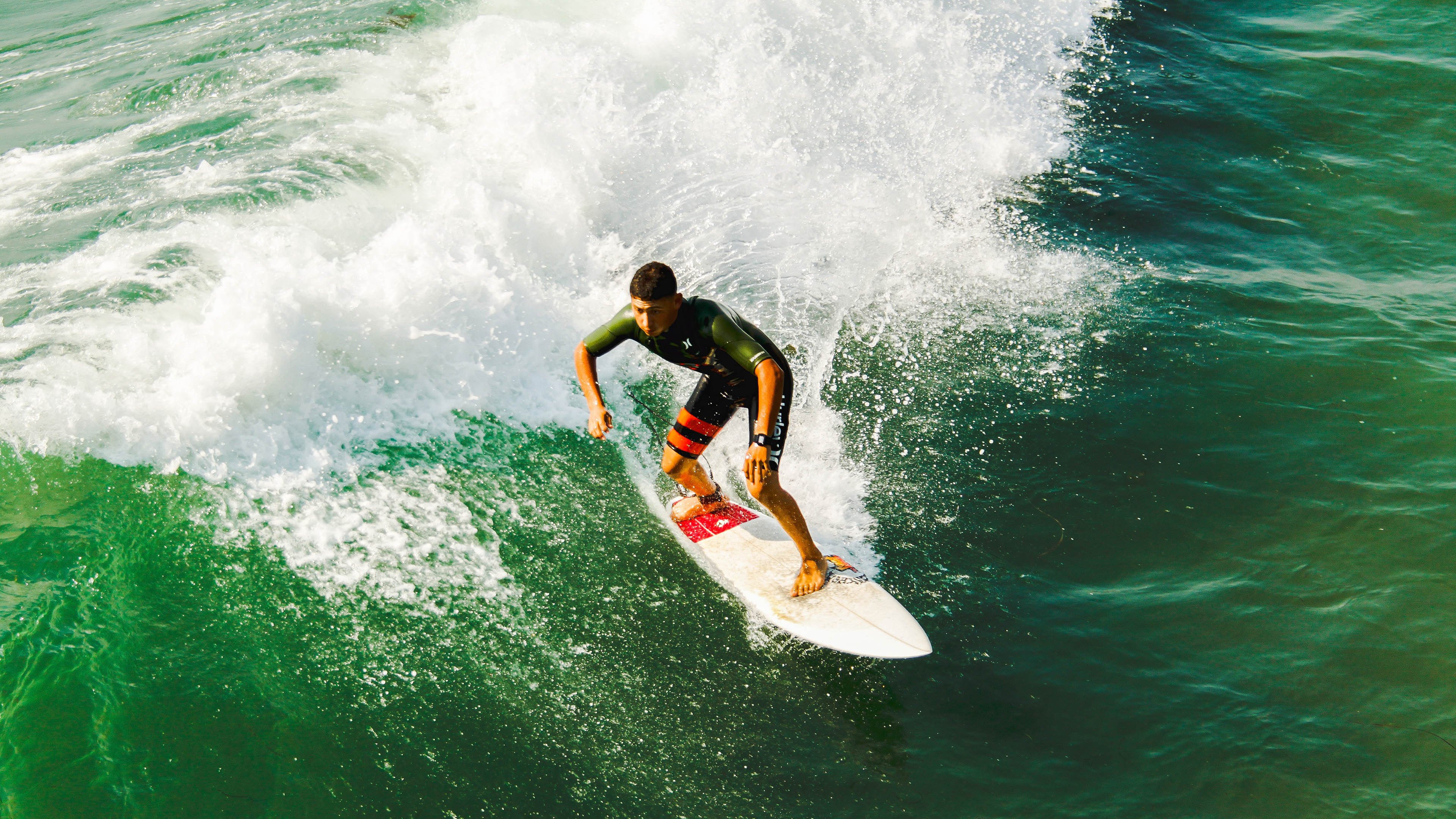 世界情侣接力跑锦标赛 终点处“求婚区”见证多对佳偶